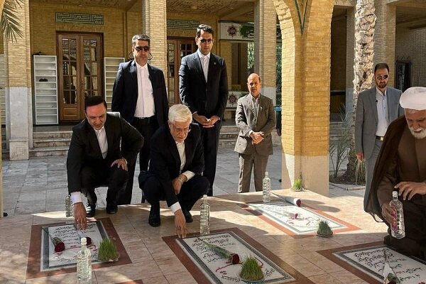 ادای احترام عارف به شهدای گمنام و شهید سلامت در جزیره کیش