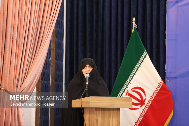 نشست جمعی از بانوان حوزوی و تشکلهای خواهران با رئیس مجلس شورای اسلامی 24