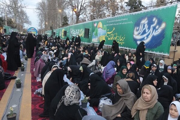 تصاویری از بزرگترین سفره افطاری وحدت در ارومیه