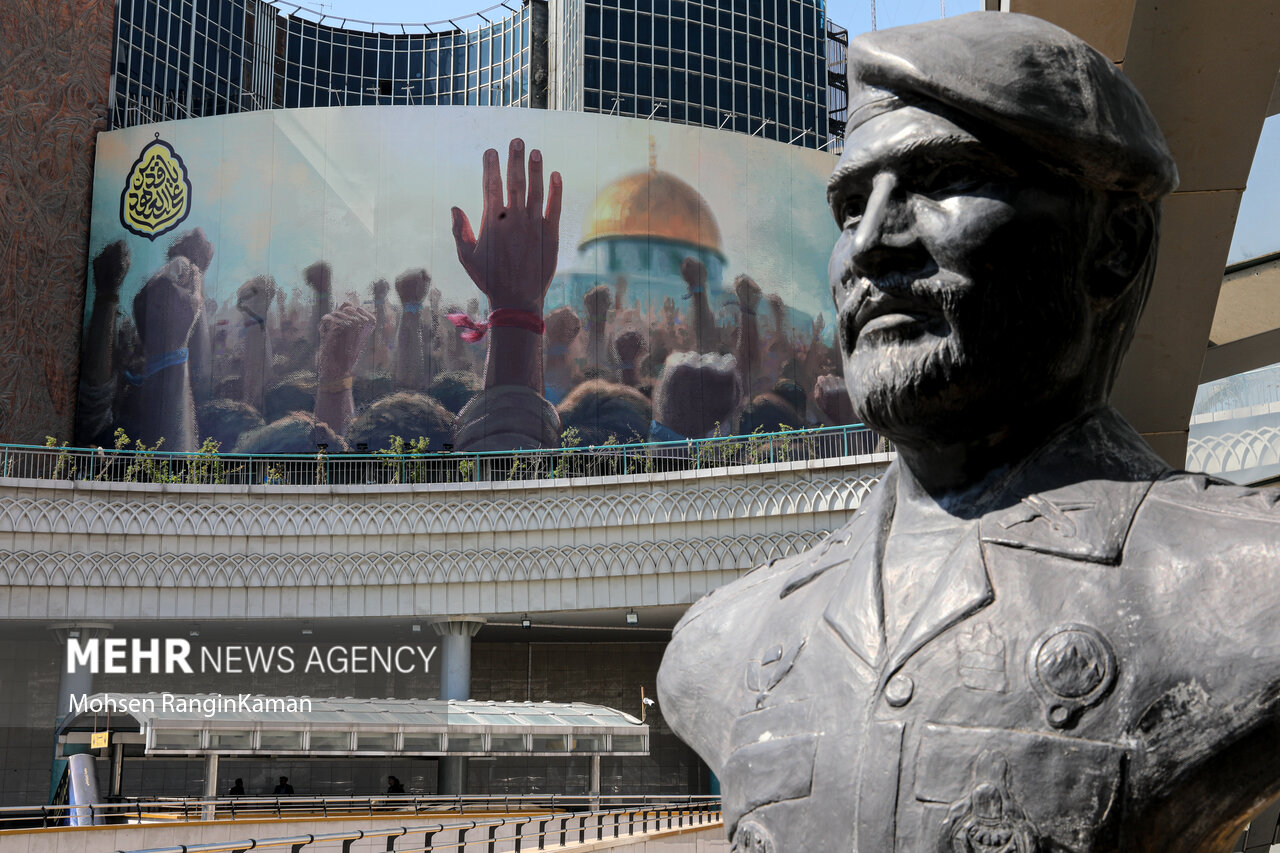 Veliasr (a.c) Meydanı'na Kudüs Günü temalı resim