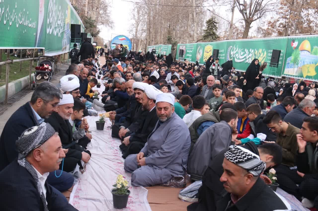 محفل انس و افطاری مقاومت با طعم وحدت و همدلی در آذربایجان غربی