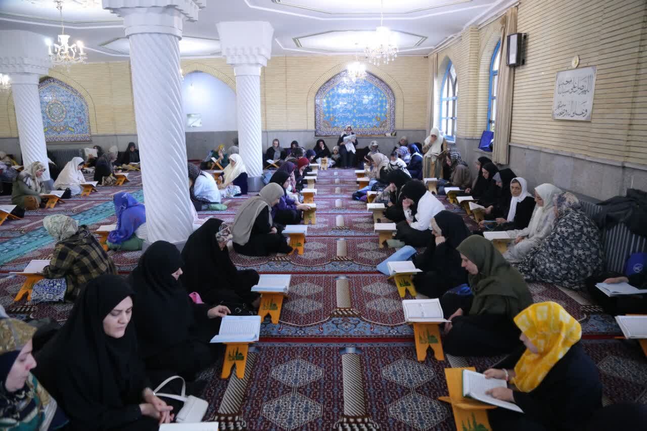 پژواک آسمانی در دل سنندج؛ مسجد جامع میزبان عطر آیات وحی