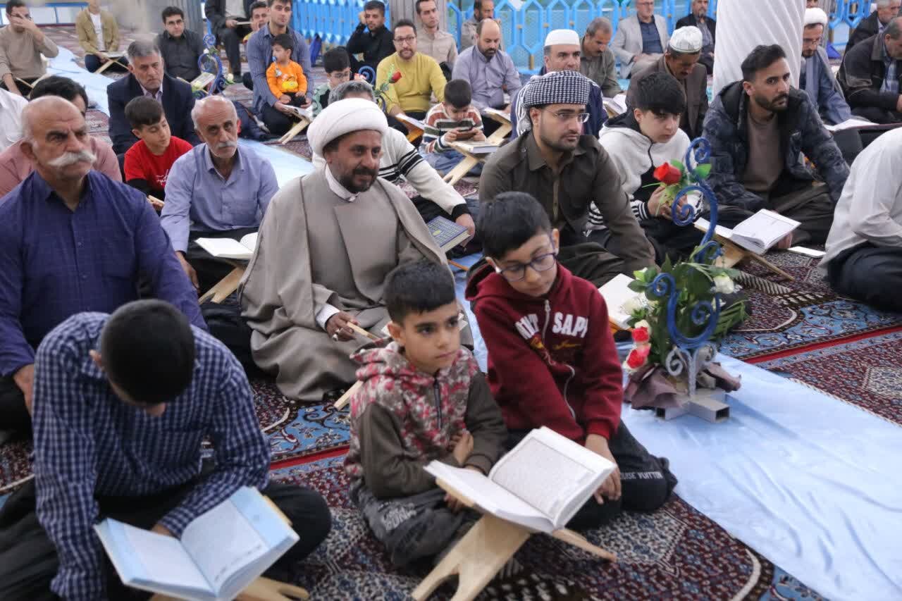 پژواک آسمانی در دل سنندج؛ مسجد جامع میزبان عطر آیات وحی