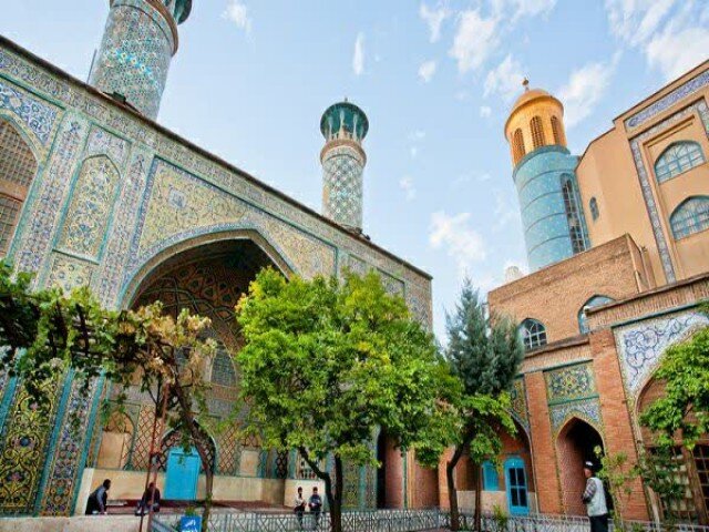 گنجینههای مذهبی و تاریخی کلید رونق اقتصادی کردستان