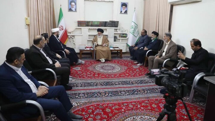 دستگیری از نیازمندان کفاره گناهان کبیره است