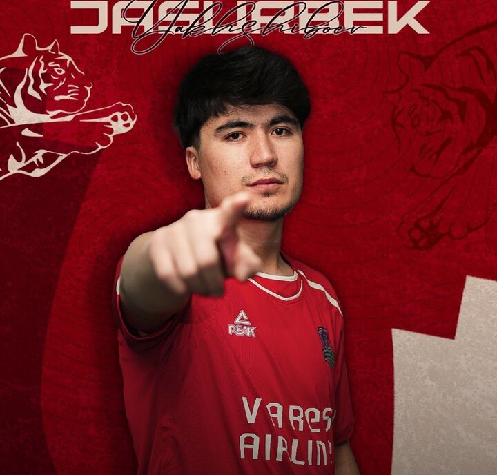 مهاجم ازبکستانی رسماً به نساجی پیوست