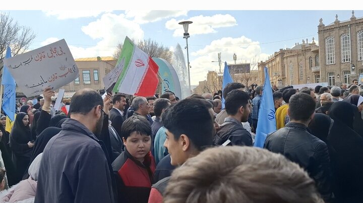 حجم انبوهی از مردم تبریز در حال ورود به مصلای حضرت امام خمینی تبریز