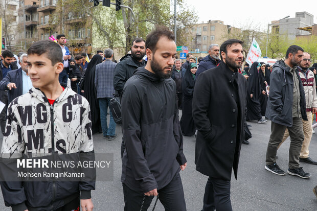 حضور مسئولان لشکری و کشوری در راهپیمایی روز قدس 17