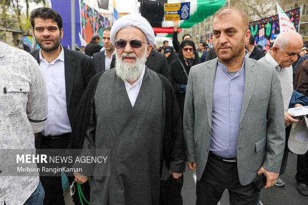 حضور مسئولان لشکری و کشوری در راهپیمایی روز قدس 11