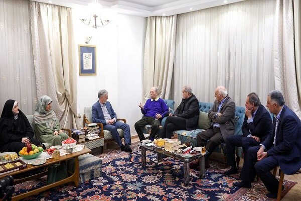 پزشکیان: دولت تا آنجا که بتواند به هنر کشور کمک میکند