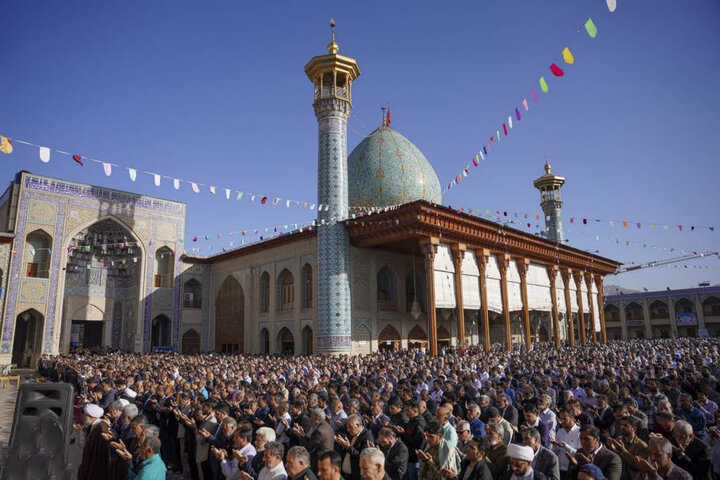 اقامه نماز عید سعید فطر در حرم مطهر شاهچراغ (ع)