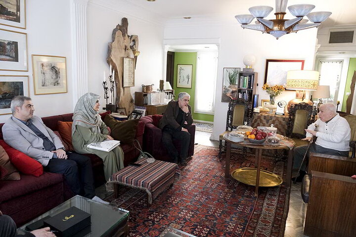 ایران را با هیچ جای دیگری عوض نمی کنم ؛ توصیه خسرو خورشیدی به مدیران