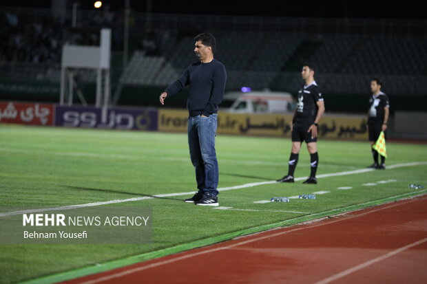 لیگ برتر فوتبال - آلومینیوم اراک و تراکتور 11