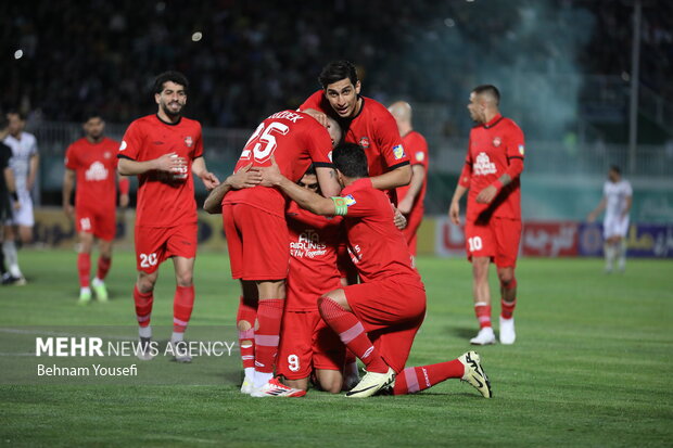 لیگ برتر فوتبال - آلومینیوم اراک و تراکتور 18