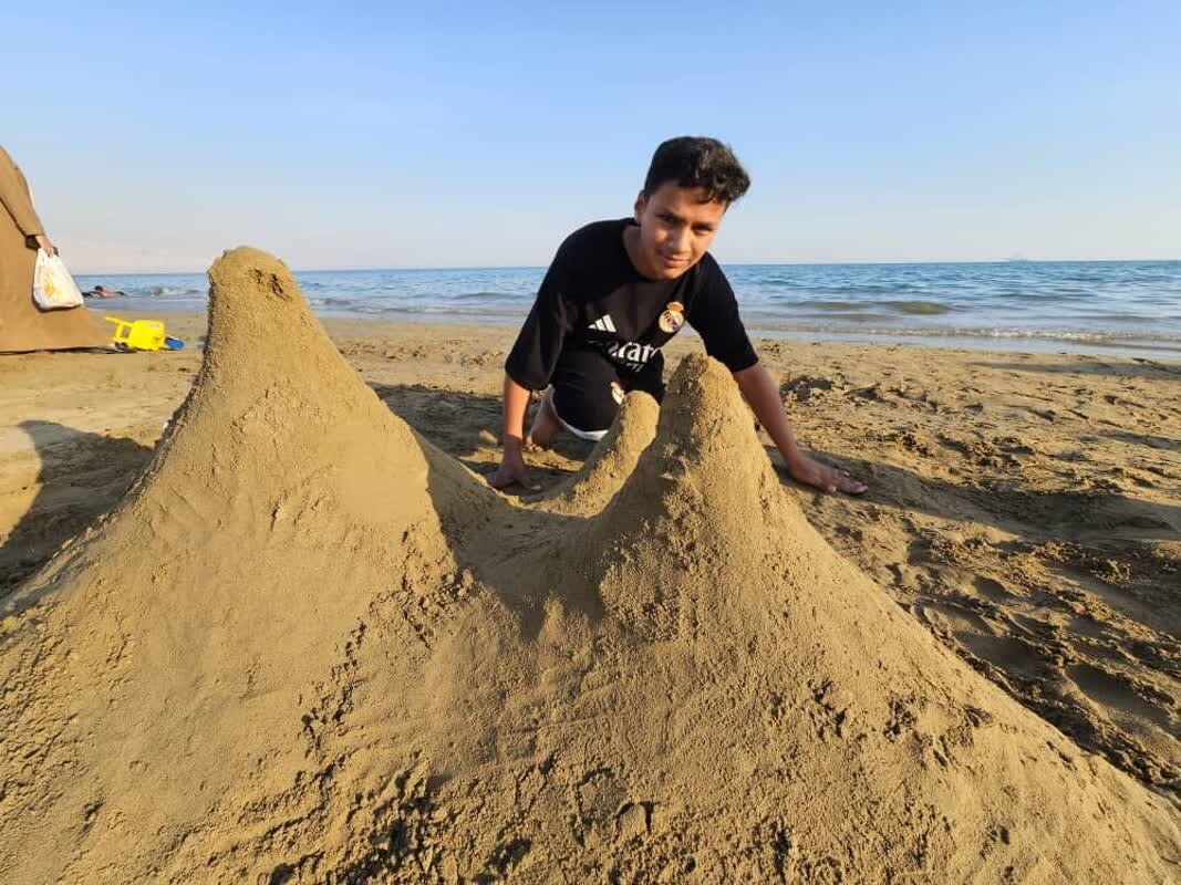 جشن بادبادکها و مجسمههای شنی در دیر؛ تلفیق شور نوروزی و فرهنگ محلی