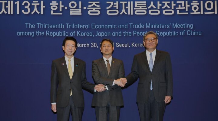 China, Japan, South Korea agree to strengthen free trade