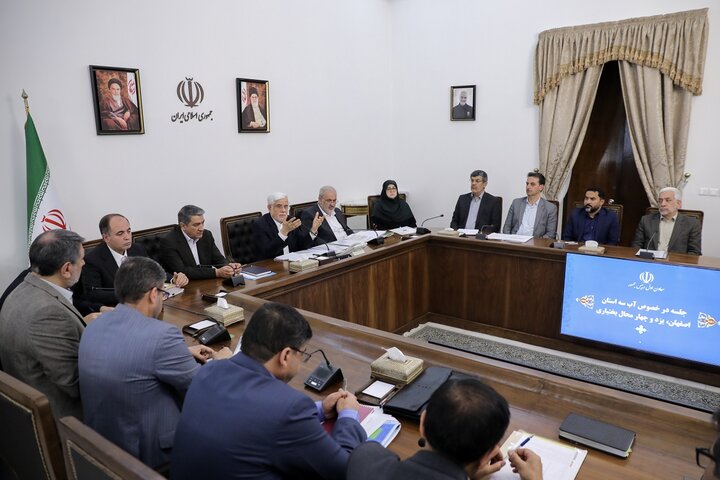 عارف: وزارت نیرو با طرح جامع آب مسأله مزمن آب را مدیریت خواهد کرد عارف: وزارت نیرو با طرح جامع آب مسأله مزمن آب را مدیریت خواهد کرد