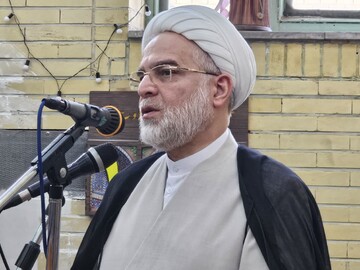 انسان باید در برابر مصیبت صبر داشته باشد