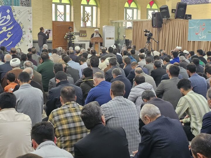 انسان باید در برابر مصیبت صبر داشته باشد