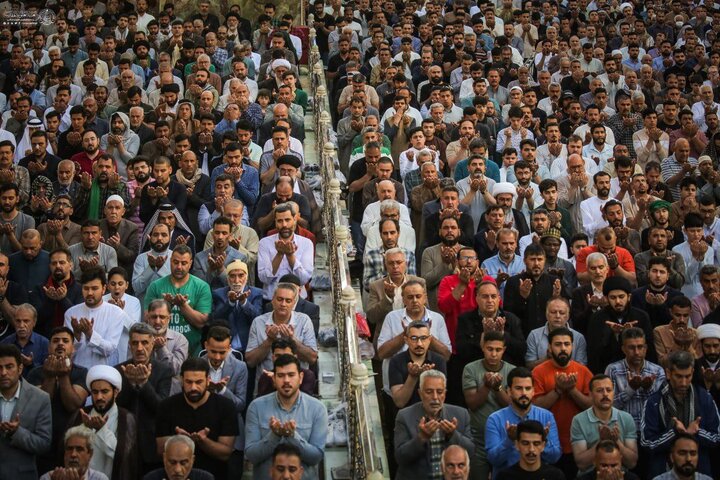 اقامه نماز عید فطر در مرقد امام علی(ع)