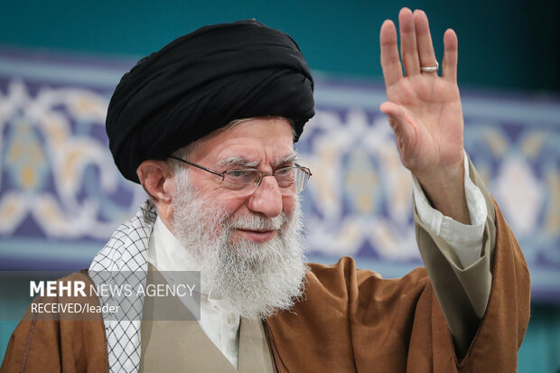 دیدار مسئولان نظام و سفرای کشورهای اسلامی با رهبر انقلاب اسلامی