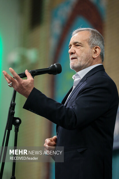 دیدار مسئولان نظام و سفرای کشورهای اسلامی با رهبر انقلاب اسلامی