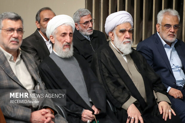 دیدار مسئولان نظام و سفرای کشورهای اسلامی با رهبر انقلاب اسلامی