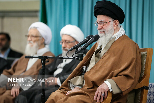 دیدار مسئولان نظام و سفرای کشورهای اسلامی با رهبر انقلاب اسلامی