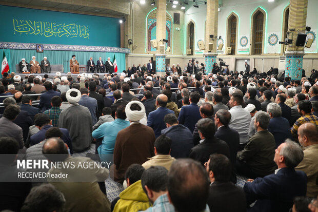 دیدار مسئولان نظام و سفرای کشورهای اسلامی با رهبر انقلاب اسلامی