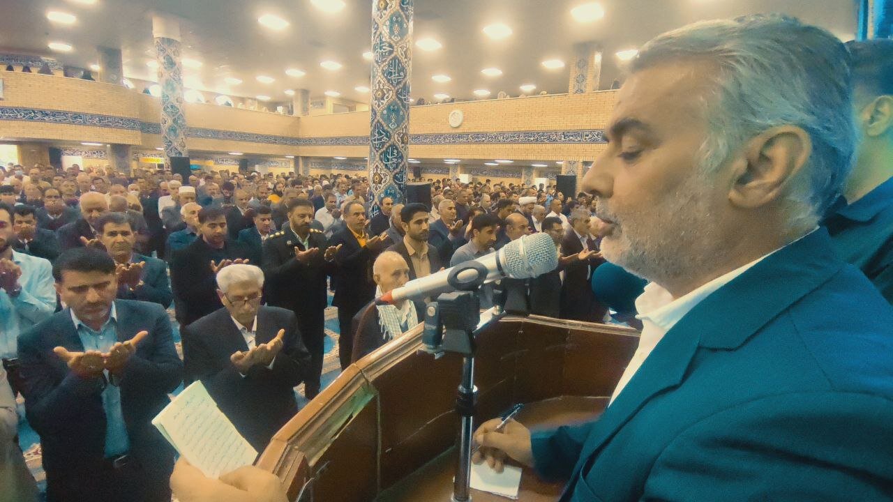 نماز عید سعید فطر در دره شهر اقامه شد