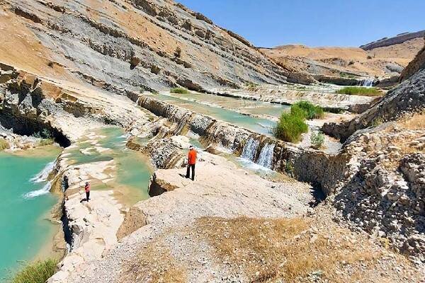 زیباییهای گچساران از چهار طاقی و آبشار کیوان تا مرقد بی بی حکیمه (س)