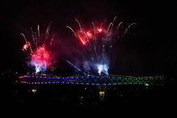 نورافشانی در تپه نورالشهدا شهرکرد