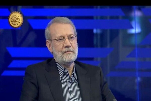 لاریجانی: ئیسڕائیل پەیوەندی پێوە کردم وتی لە ئێران هەڵبێ