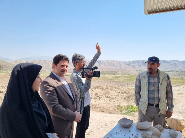 کاوش سایت تاریخی چغاگلان مهران ادامه پیدا می کند