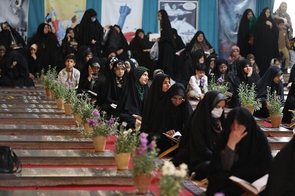 برگزاری محفل بزرگ قرآنی بانوان ایرانی و لبنانی در مزار شهدای مقاومت