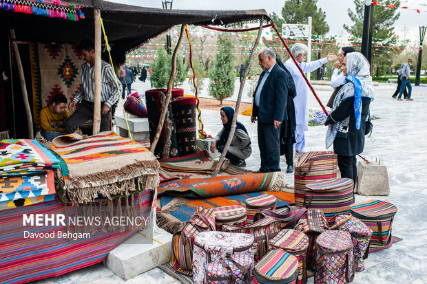 فروش ۷۸۴ میلیارد ریال صنایع دستی و سوغات خراسانرضوی