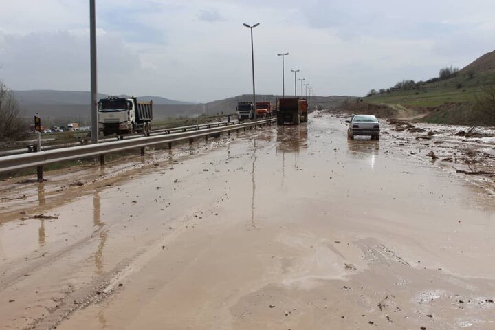 تداوم بازگشایی جاده اردبیل - نیر؛ مسافران از مسیرهای جایگزین تردد کنند