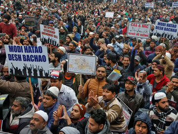 بھارت میں متنازع وقف ترمیمی بل منظوری کے بعد اپوزیشن اور مسلم تنظیموں کا شدید احتجاج