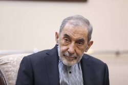 ولایتی: جنگ ۱۲ روزه صحنه‌ای کم‌نظیر از اتحاد اقوام و نسل‌ها بود