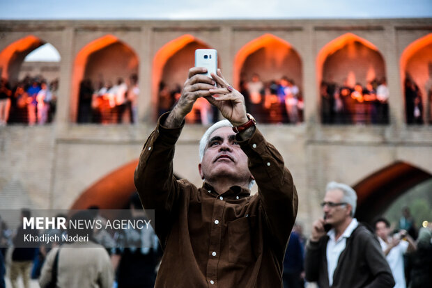 جاری شدن موقت آب زاینده رود