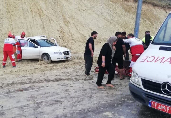 واژگونی یک دستگاه سورن در محور خرمآباد- دورود