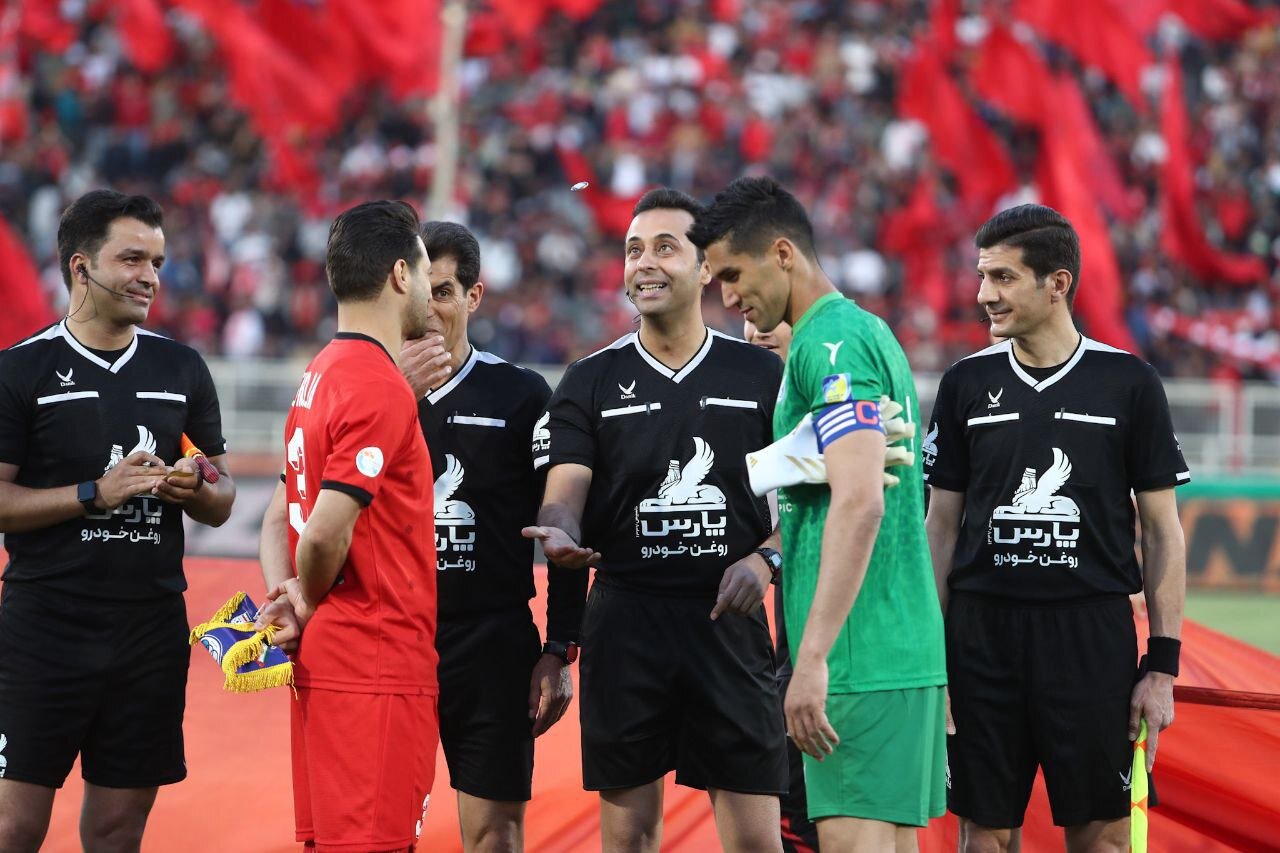 تراکتور برای قهرمانی از روی استقلال هم رد شد؛ شب باشکوه تبریز شیرین شد