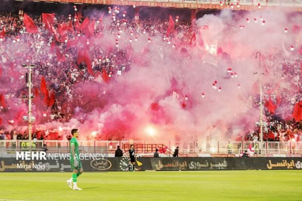 مُهر «ناپاکی» فدراسیون فوتبال بر قهرمانی تراکتور/ خداداد ضد تبریزیها مُهر «ناپاکی» فدراسیون فوتبال بر قهرمانی تراکتور/ خداداد ضد تبریزیها