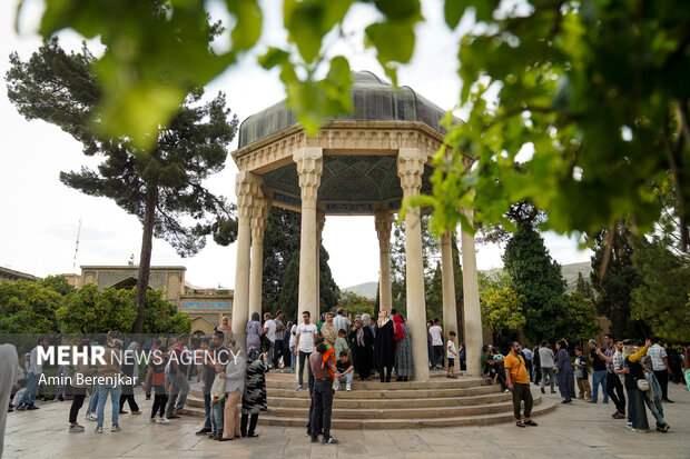 حافظیه در صدر بازدیدهای نوروزی فارس تا روز چهارم فروردین