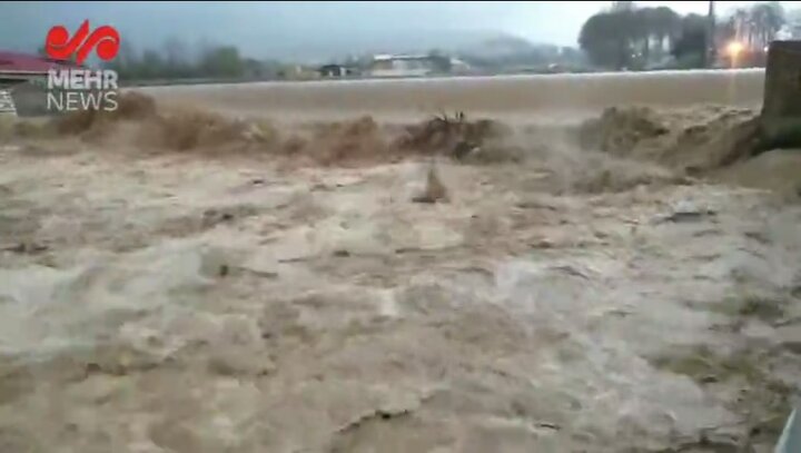 طغیان رودخانه «باغ فدک» بروجرد