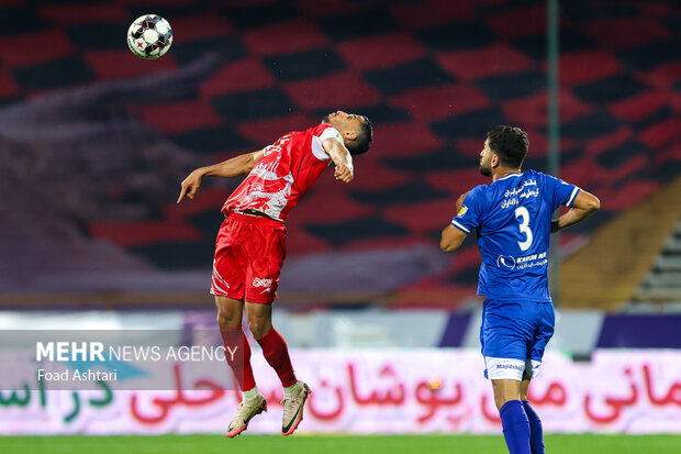 دیدار فوتبال تیم های پرسپولیس و استقلال خوزستان