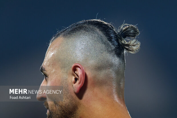 دیدار فوتبال تیم های پرسپولیس و استقلال خوزستان