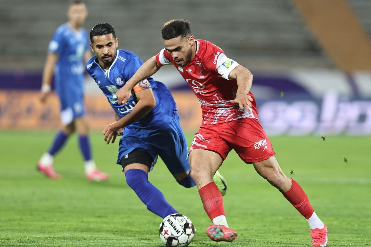 بازی تیم فوتبال پرسپولیس و استقلال خوزستان