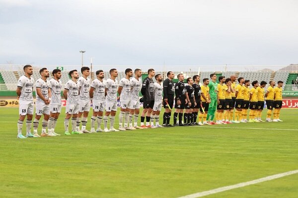 محرومیت برای داوری جنجالی بازی سپاهان و آلومینیوم محرومیت برای داوری جنجالی بازی سپاهان و آلومینیوم