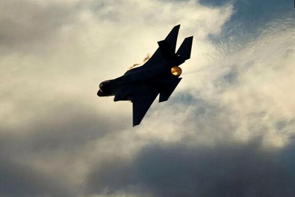 ABD el-Hudeyde Limanı'na 4 kez saldırdı ABD el-Hudeyde Limanı'na 4 kez saldırdı